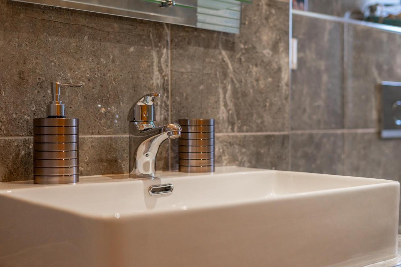 Apartment Massimo Ялисос Екстериор снимка