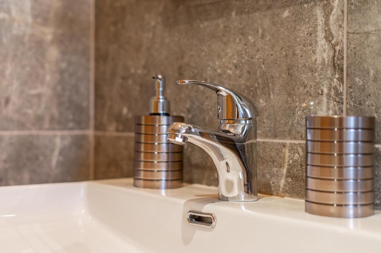 Apartment Massimo Ялисос Екстериор снимка